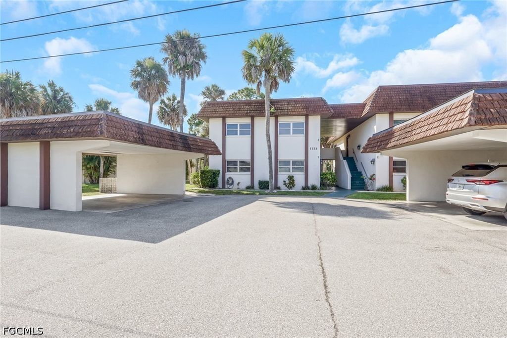 1723 Golf Club Dr 1, North Fort Myers