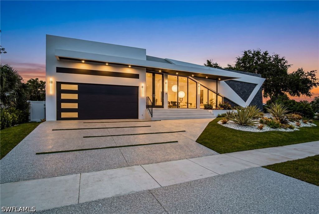 298 Castaways St, Marco Island
