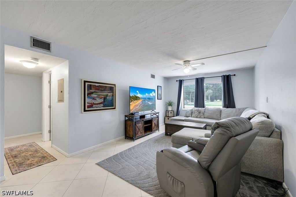 1400 Green Valley Cir 1002, Naples