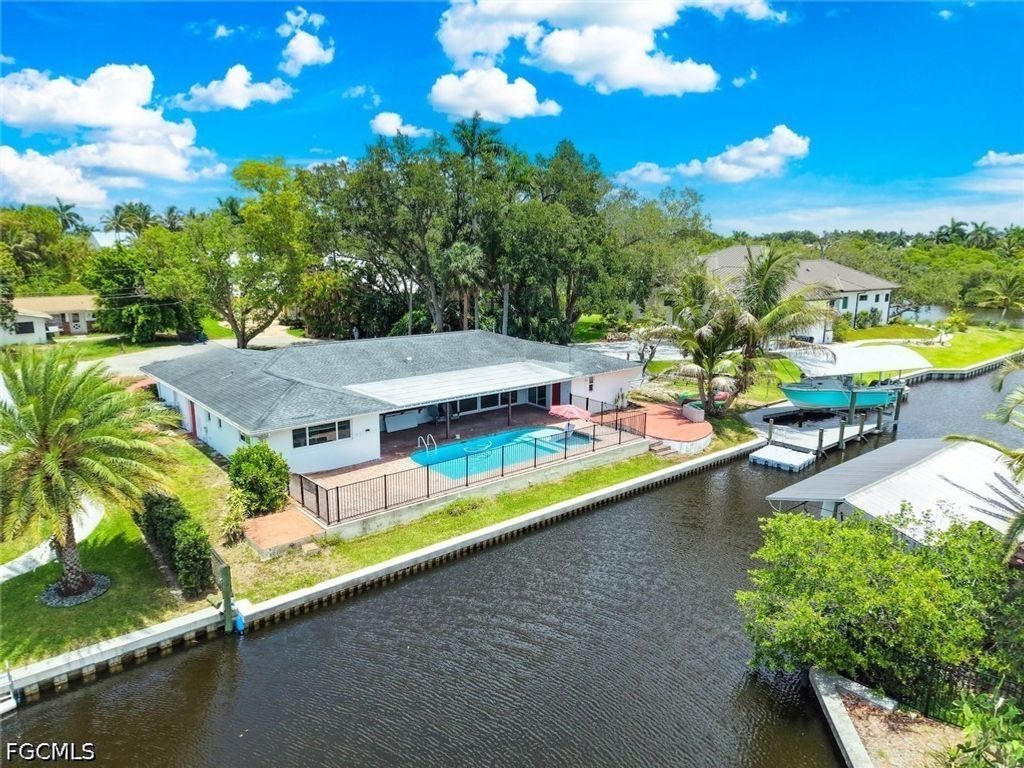 1040 Edgemere Dr, FORT MYERS