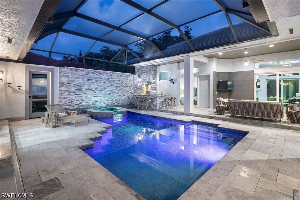 2036 Laguna Way, Naples