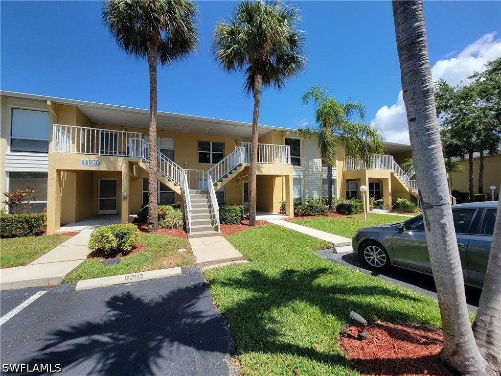 1190 Yesica Ann Cir B-204, Naples