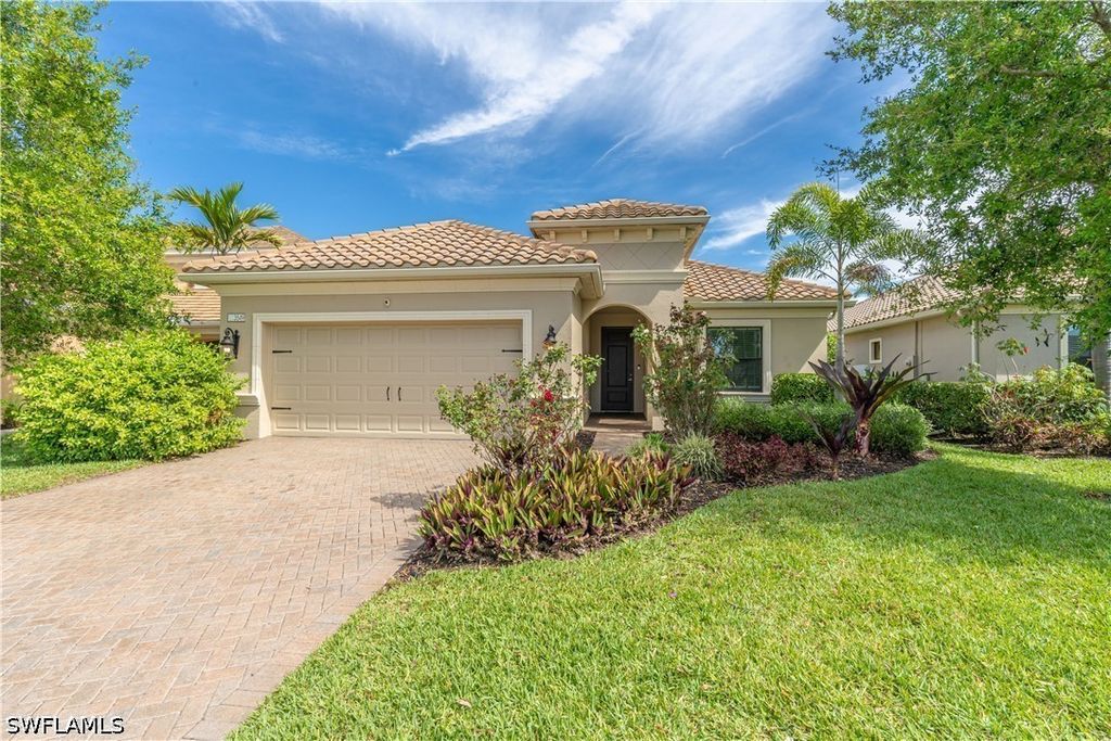 3549 Canopy Cir, Naples