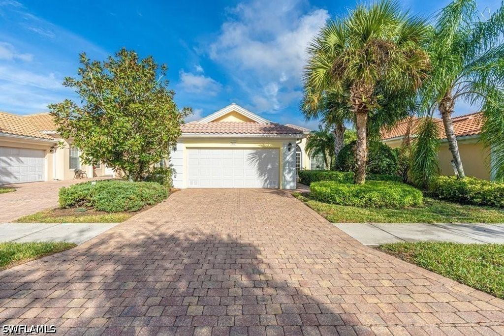 7687 Hernando Ct, NAPLES