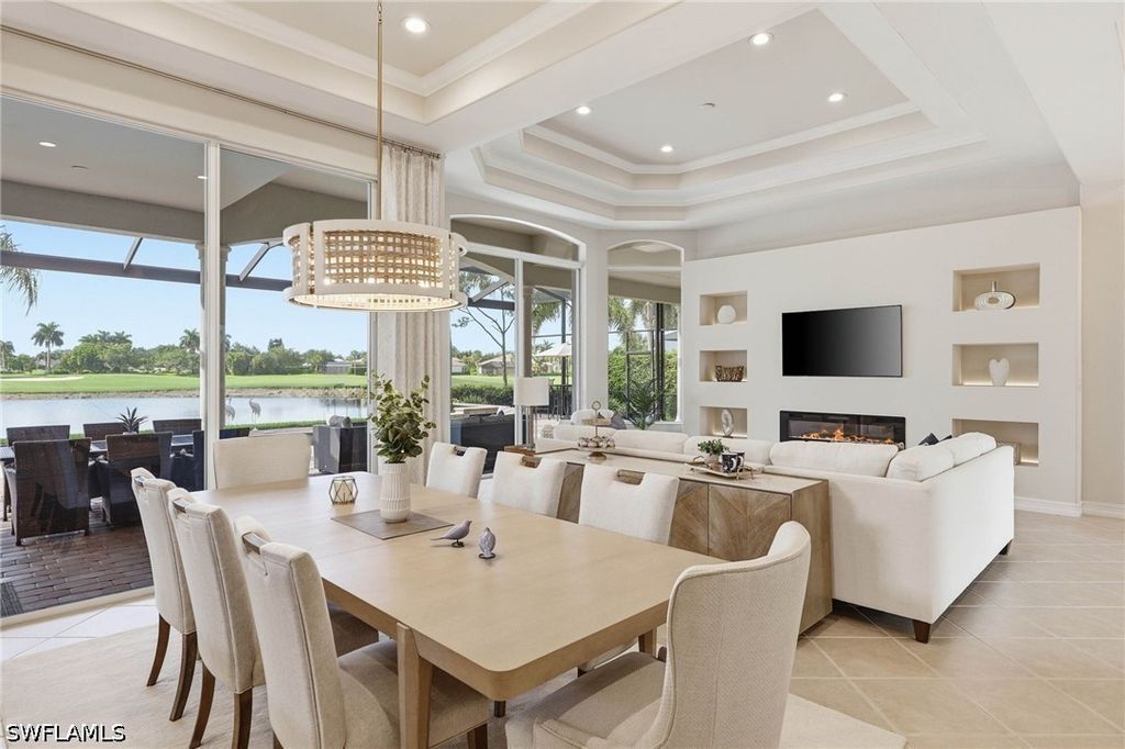 8950 Shenendoah Cir, Naples