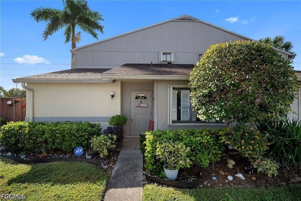 5272 Cedarbend Dr 1, FORT MYERS