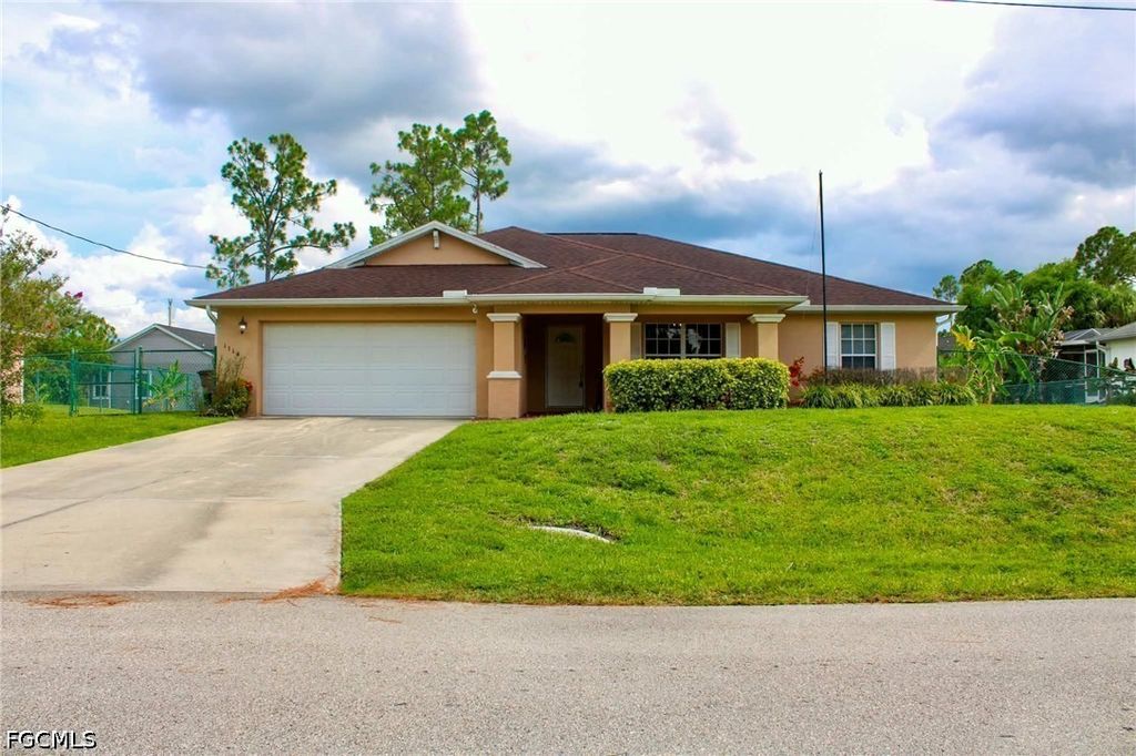 1114 Barfield St E, Lehigh Acres