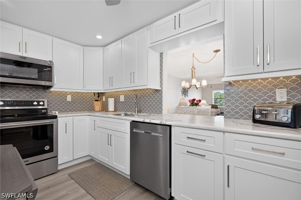 1740 Pine Valley Dr 203, Fort Myers