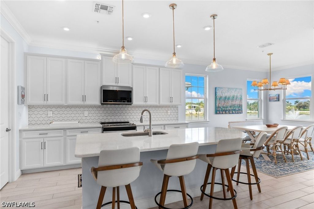 4620 Arboretum Cir 201, Naples