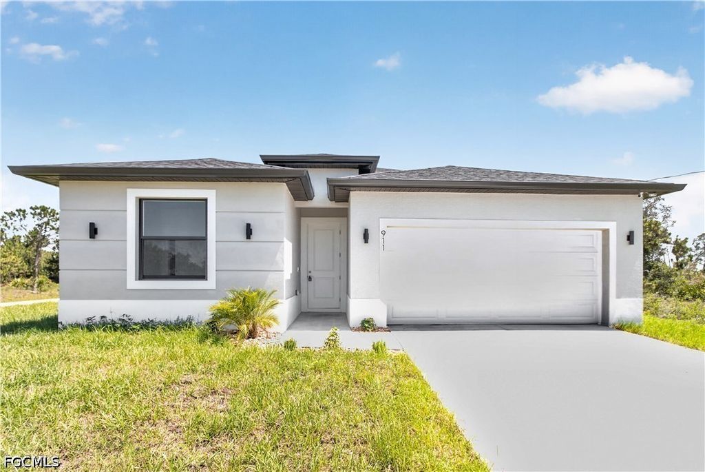 911 Panda Dr, Lehigh Acres