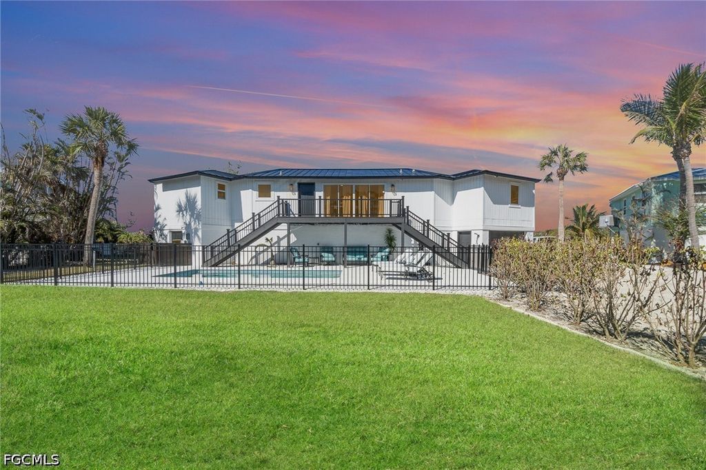 1720 Middle Gulf Dr, SANIBEL