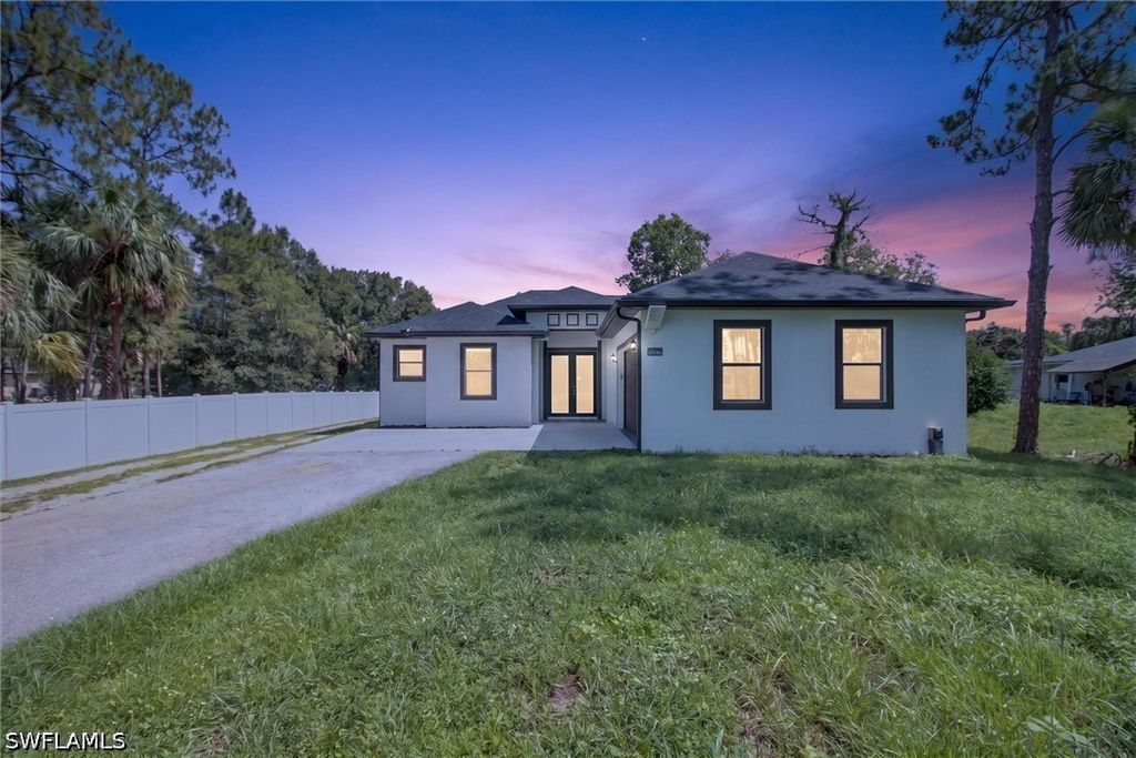 2843 14th Ave Se, NAPLES