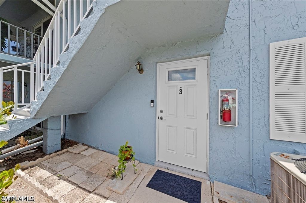 248 Palm Dr 3, Naples