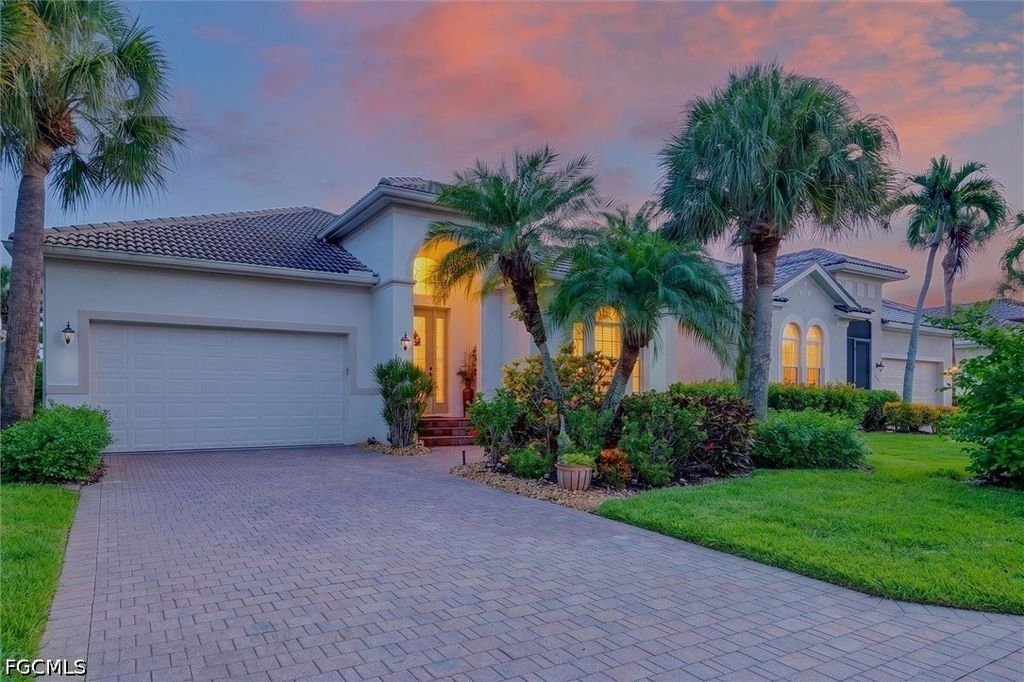 8960 Crown Bridge Way, Fort Myers