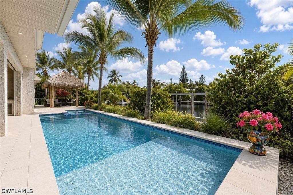 1571 Bonita Ln, NAPLES