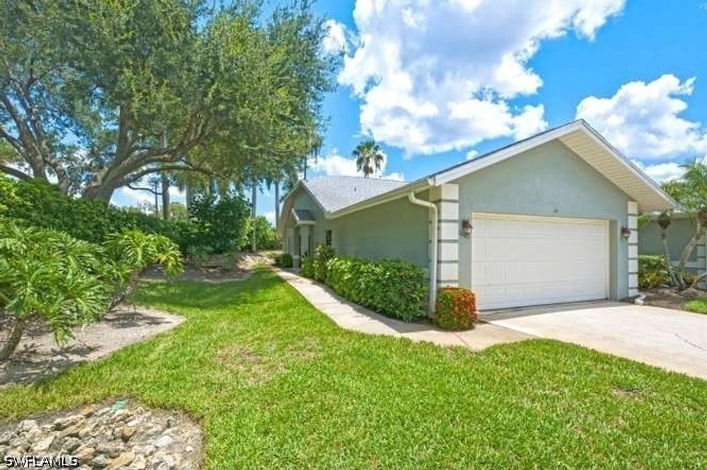 1660 Royal Cir, Naples
