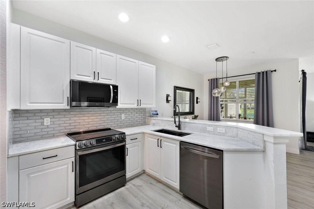 1430 Mariposa Cir 102, Naples