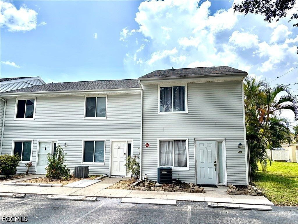 13160 Kings Point Dr 2, Fort Myers