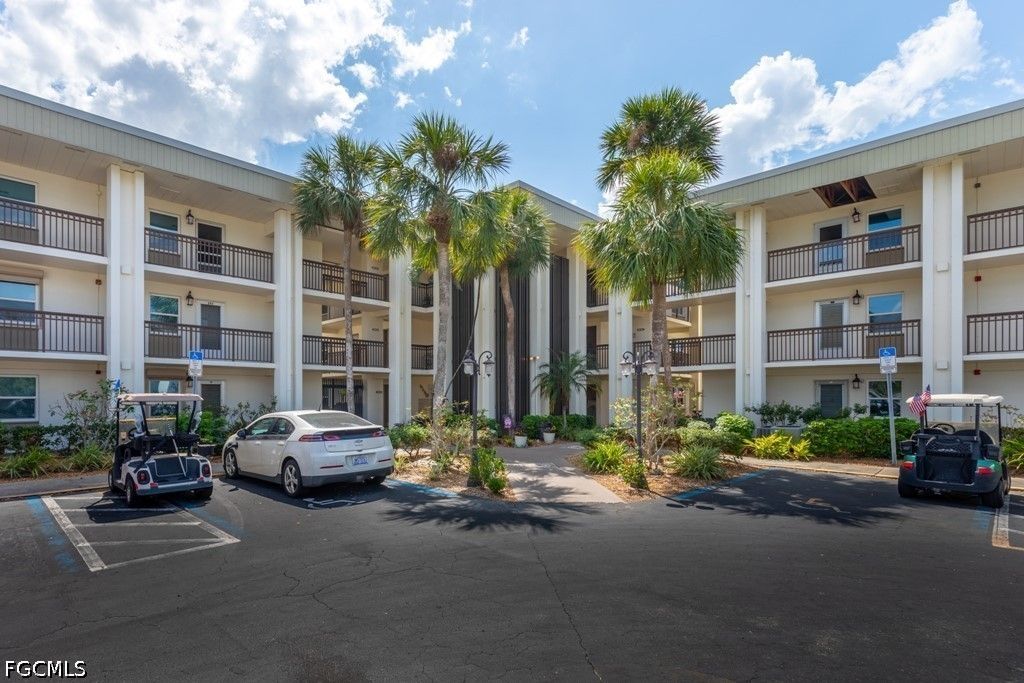 1740 Pine Valley Dr 110, Fort Myers