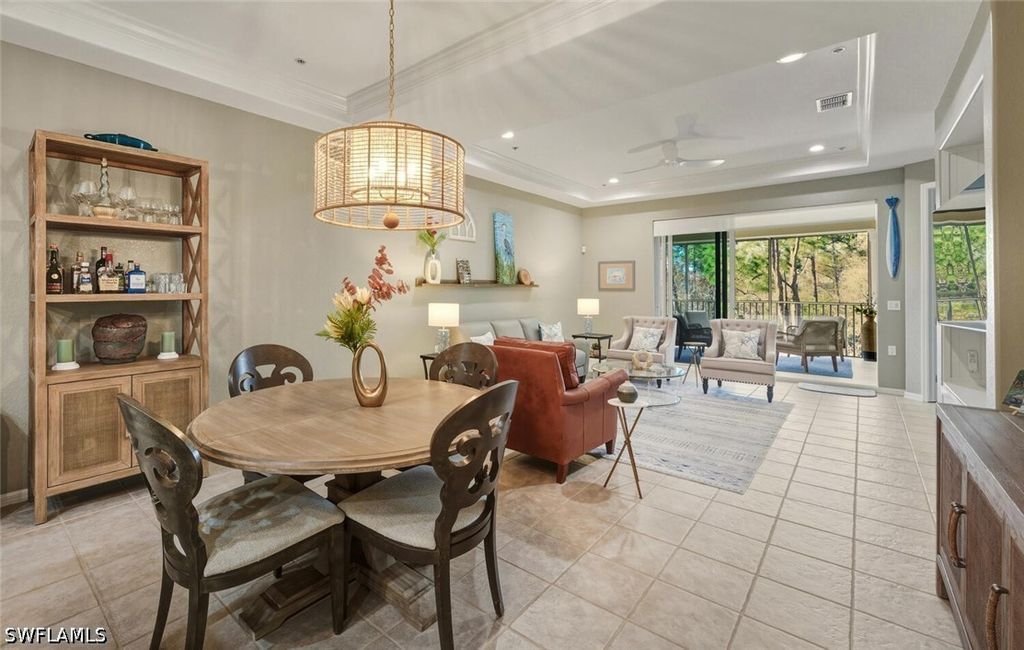 4833 Hampshire Ct 302, Naples