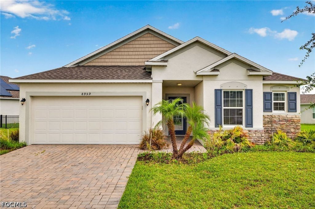 8959 Cascade Price Cir, North Fort Myers