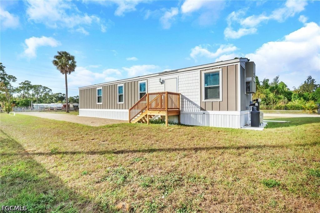 8111 Breeze Dr, North Fort Myers