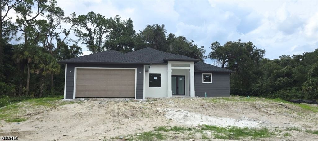 2407 E 19th St, LEHIGH ACRES