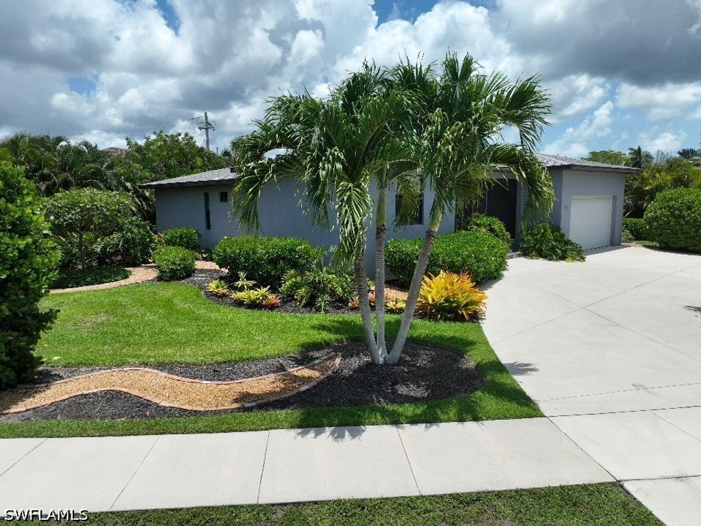 111 S Bahama Ave, Marco Island