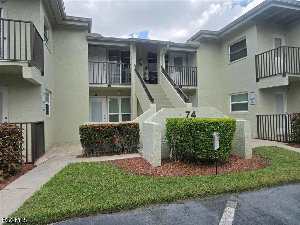 7400 College Pkwy 74d, FORT MYERS