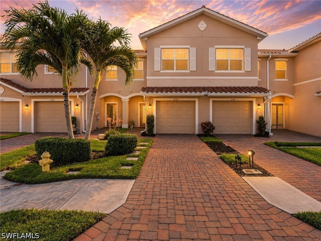 2722 Citrus St, NAPLES