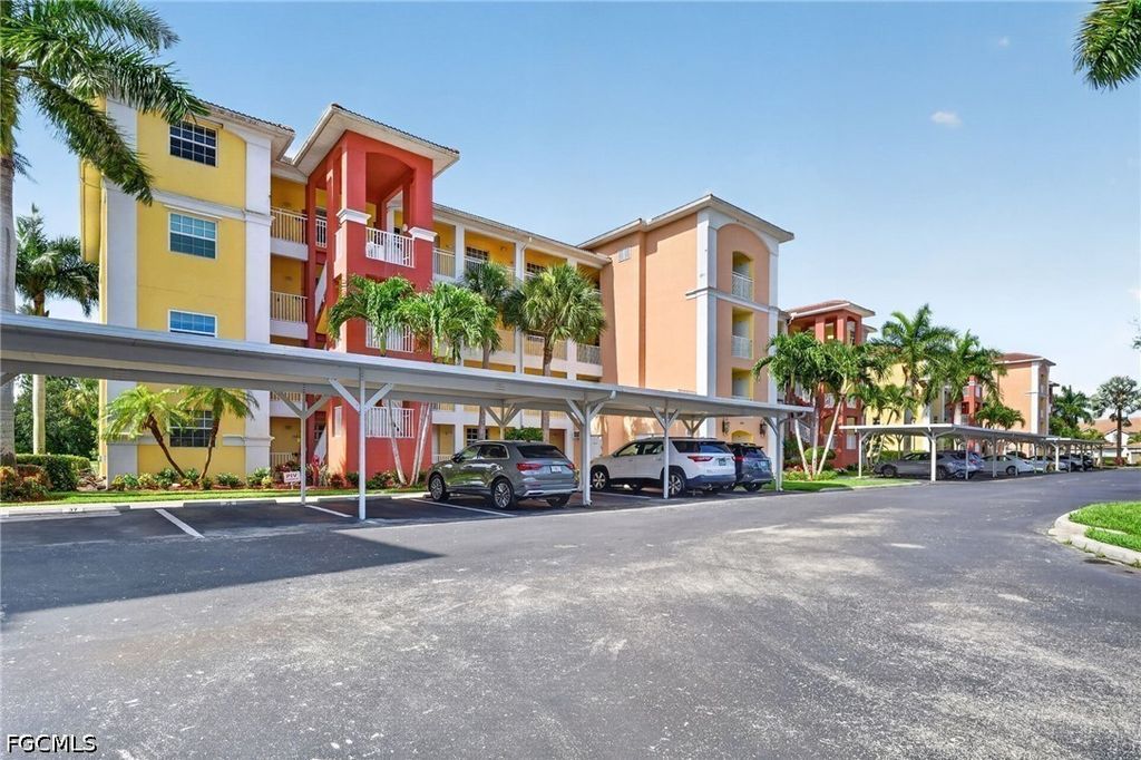 6820 Sterling Greens Pl 402, NAPLES