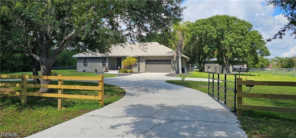 20101 Huffmaster Rd, NORTH FORT MYERS