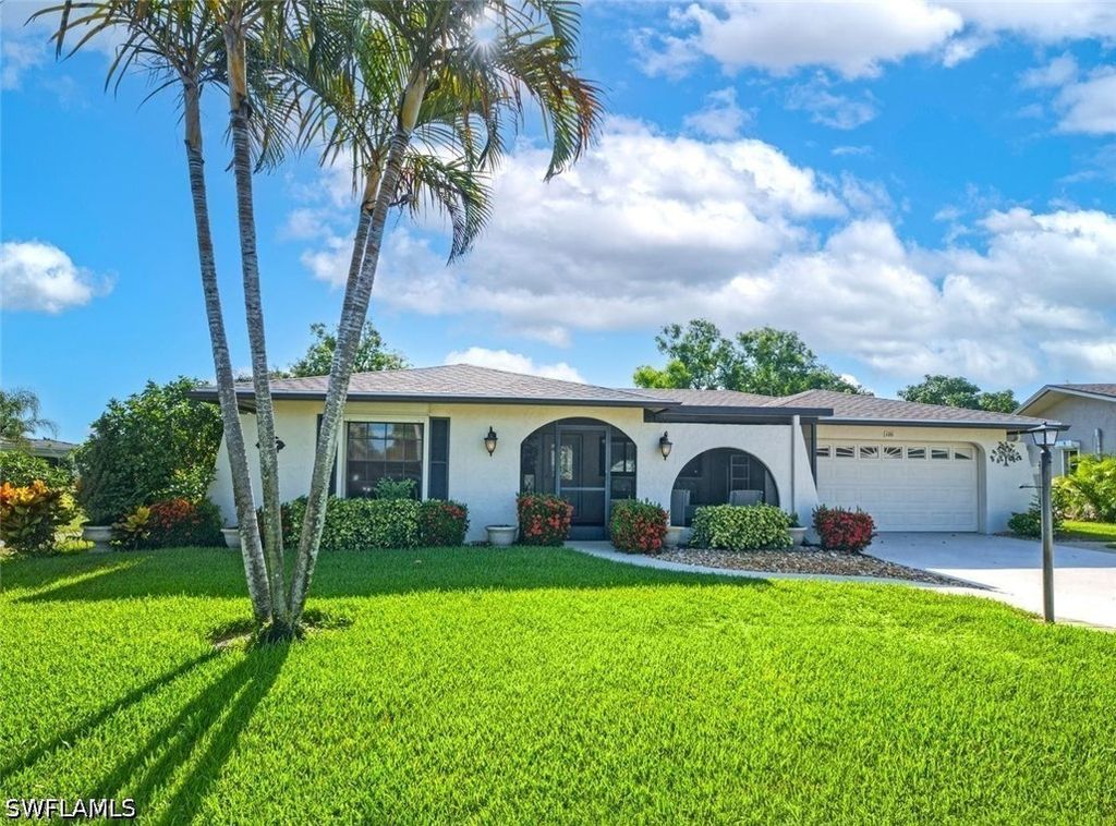 120 Fleur De Lis Ln, Naples