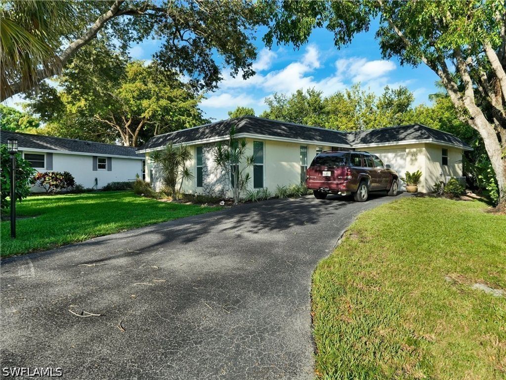 205 Georgetown Blvd 23, Naples