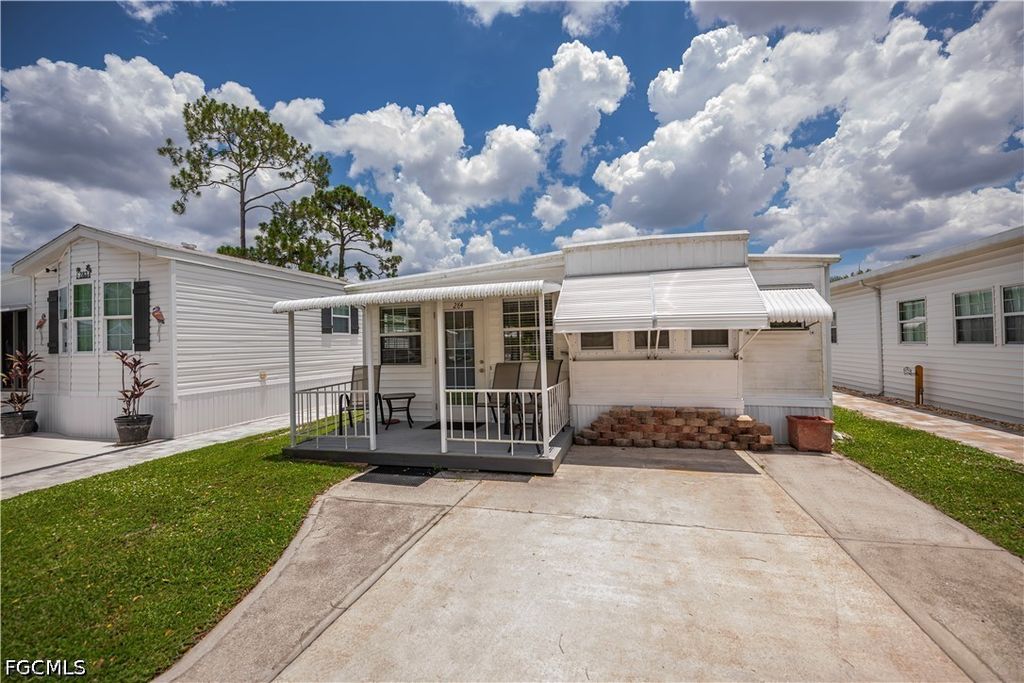 284 Blue Spring Ter, North Fort Myers