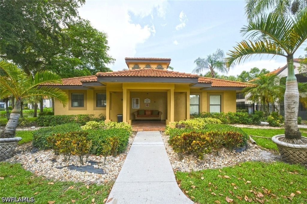 2106 Arbour Walk Cir 2911, Naples