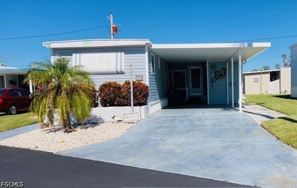 54 Channel Ln, FORT MYERS