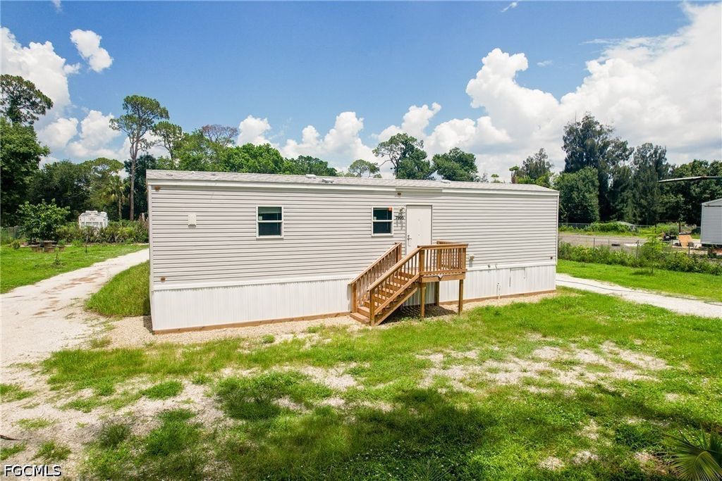 7905 Bogart Dr, NORTH FORT MYERS