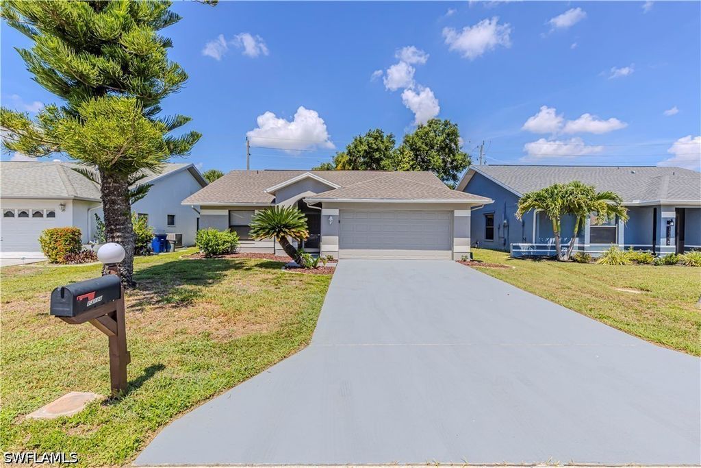 13114 Regent Cir, Fort Myers
