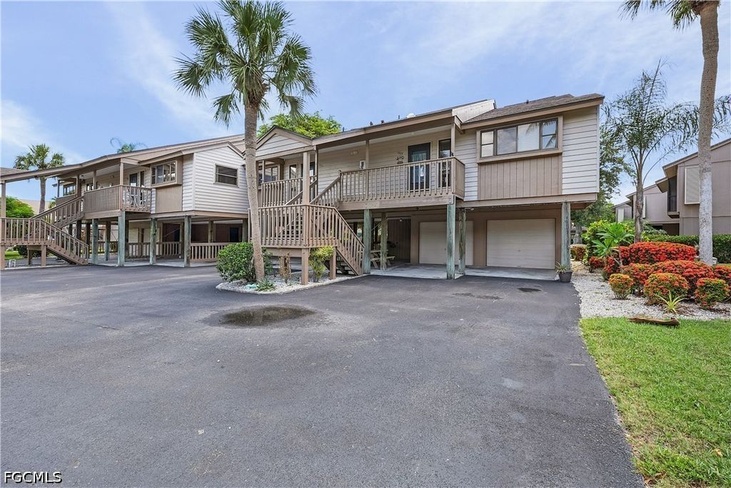 16276 Nautical Way 1404, Bokeelia