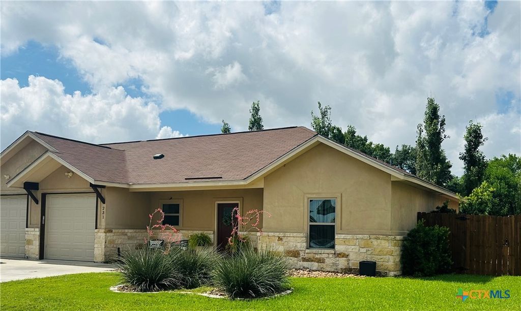 231 Navarro Crossing Street 7b, Seguin