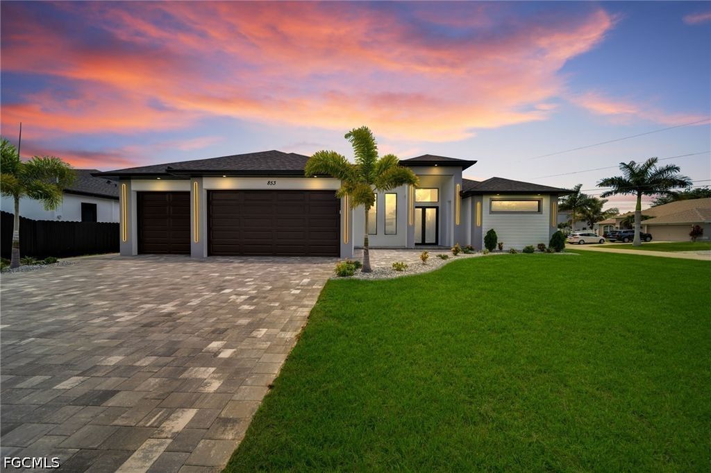 853 Sw 15th Ave, Cape Coral