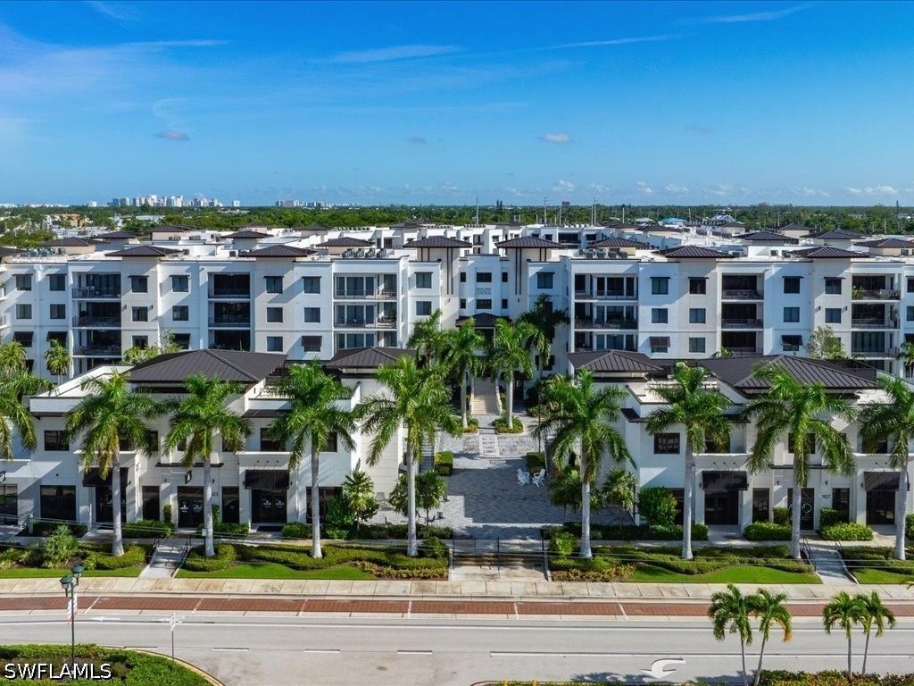 1111 Central Ave 409, Naples