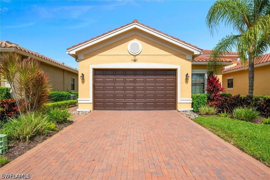 13322 Silktail Dr, Naples