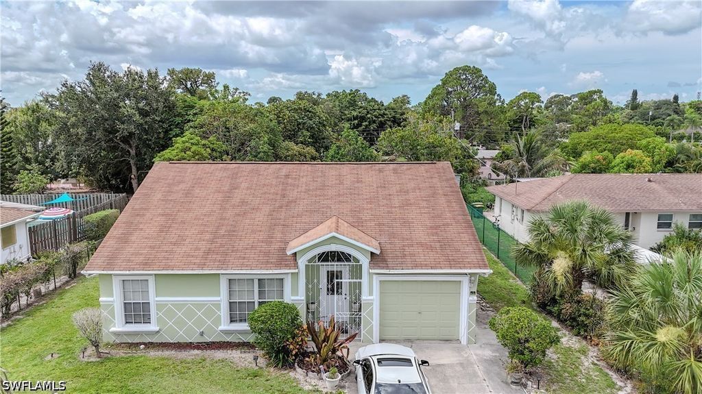 4000 Outer Dr, NAPLES