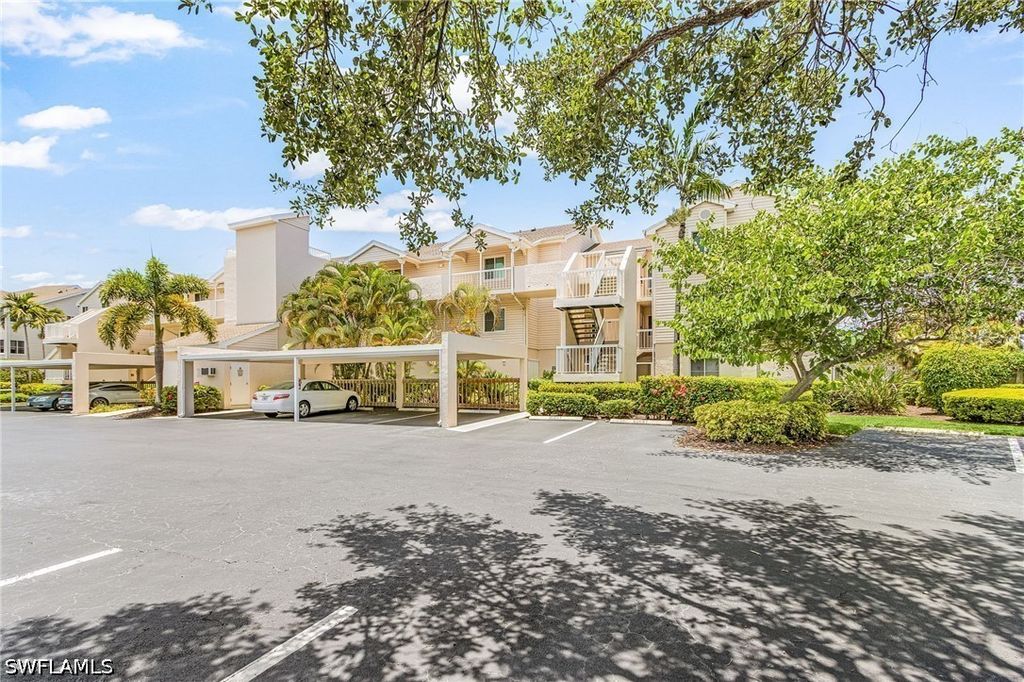 2671 Citrus Lake Dr 104 #e104, Naples