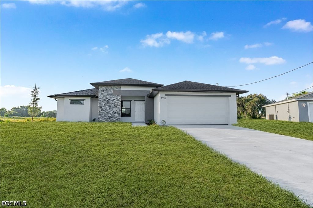 1055 Pluto Ct, LABELLE