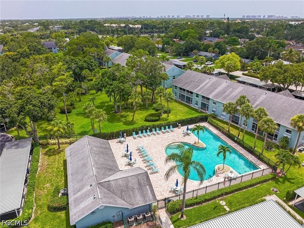 109 Wading Bird Cir 206, Naples