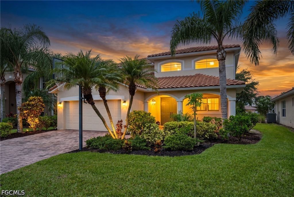 1541 Birdie Dr, NAPLES