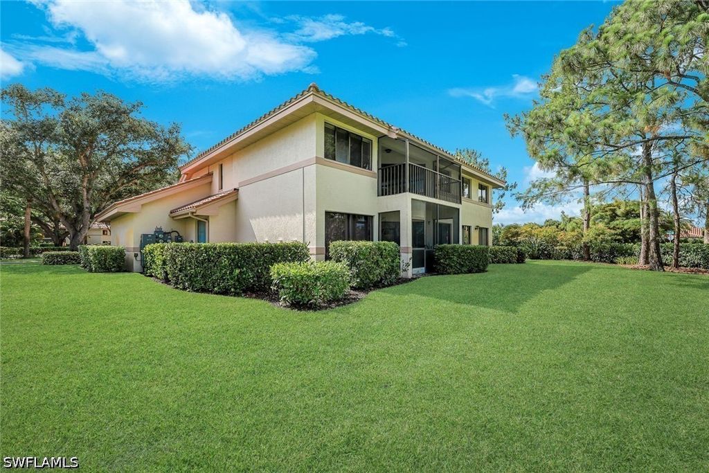142 Bennington Dr 8, Naples